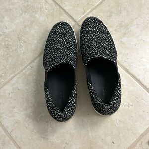 Women’s Vince Camuto slip on platform sneakers; size 8